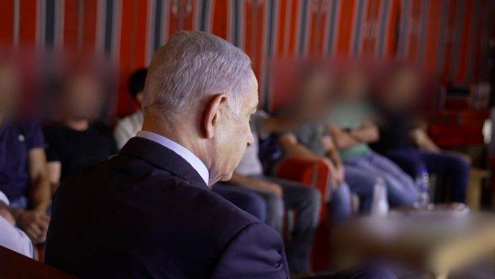 FOTOGRAFÍA. JERUSALÉN (ISRAEL), 20 DE JUNIO DE 2024. Netanyahu se reúne con rescatadores de rehenes.- El Primer Ministro Benjamin Netanyahu visitó hoy la Unidad de Operaciones Especiales de la Agencia de Seguridad de Israel (ISA) -en inglés: Israeli Security Agency (ISA)-, junto con su Secretario Militar, General de División. Roman Gofman, el Director de la ISA, Ronen Bar, el Director Adjunto de la ISA y el Jefe de la División de Operaciones de la ISA. Gabinete Primer Ministro de Israel/Lasvocesdelpueblo (Ñ Pueblo)